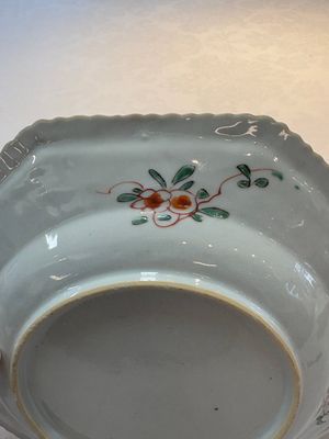 A Chinese famille verte octagonal plate and a 'reticulated border' plate, Kangxi — photo 10