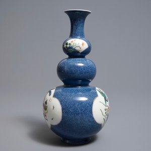 A Chinese famille verte on powder blue ground double gourd vase, 19th C. — 照片 2