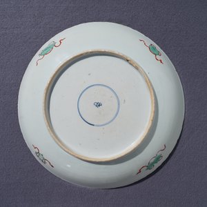 A Chinese famille verte 'pagoda and temple' charger, Kangxi — 照片 4