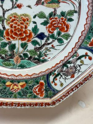 A Chinese famille verte 'peonies and pheasants' octagonal dish, Kangxi — photo 5