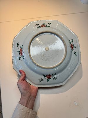 A Chinese famille verte 'peonies and pheasants' octagonal dish, Kangxi — photo 8