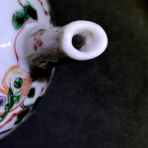 A Chinese famille verte 'Phoenix' teapot and cover, Kangxi — photo 12
