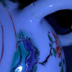 A Chinese famille verte 'Phoenix' teapot and cover, Kangxi — photo 10