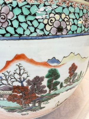 A Chinese famille verte 'Phoenixes and Mountainous Landscape' fish bowl or jardinière, 19th C. — 照片 5