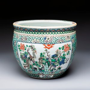 A Chinese famille verte 'Phoenixes and Mountainous Landscape' fish bowl or jardinière, 19th C. — 照片 5
