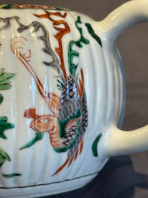 A Chinese famille verte 'phoenixes and peonies' teapot, Kangxi — photo 12