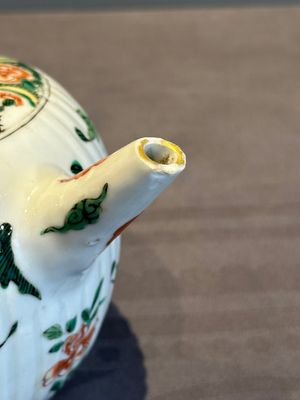 A Chinese famille verte 'phoenixes and peonies' teapot, Kangxi — photo 15