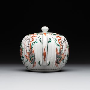 A Chinese famille verte 'phoenixes and peonies' teapot, Kangxi — photo 4