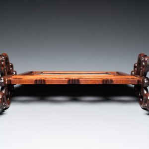 A Chinese famille verte plaque set in a partly huanghuali wooden table screen, Kangxi — 照片 6