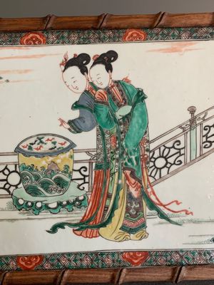 A Chinese famille verte plaque with ladies in a garden, Kangxi — photo 3