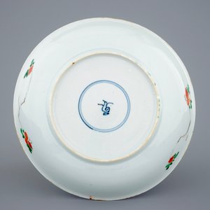 A Chinese famille verte plate of floral design, Kangxi — 照片 2