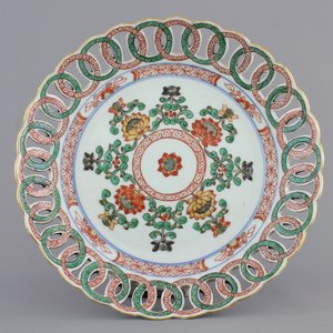 A Chinese famille verte porcelain open-worked plate, Kangxi, ca. 1700 — 照片 1