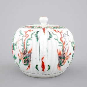 Une théière en porcelaine de Chine famille verte, époque Kangxi, ca. 1700 — photo 3
