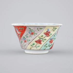 Une tasse et soucoupe en porcelaine de Chine famille verte, Kangxi, ca. 1700 — photo 5