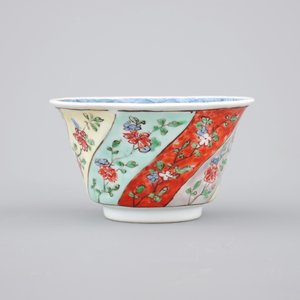 Une tasse et soucoupe en porcelaine de Chine famille verte, Kangxi, ca. 1700 — photo 6