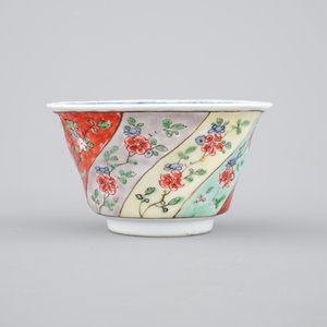Une tasse et soucoupe en porcelaine de Chine famille verte, Kangxi, ca. 1700 — photo 7