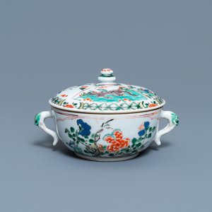 A Chinese famille verte porringer bowl and cover, Kangxi — photo 1