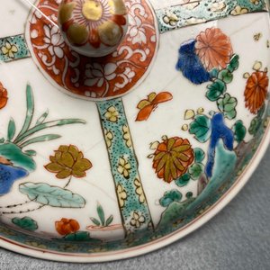 A Chinese famille verte porringer bowl and cover, Kangxi — photo 9
