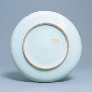 A Chinese famille verte powder blue-ground dish, 19th C. — 照片 2