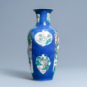 A Chinese famille verte powder blue-ground vase, 19th C. — 照片 4