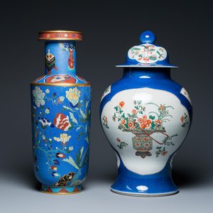 A Chinese famille verte powder-blue-ground vase and a cloisonné rouleau vase, 19th C. — 照片 1