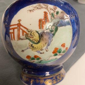 A Chinese famille verte powder blue-ground vase, Kangxi — 照片 7