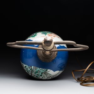 A Chinese famille verte powder blue-ground vase mounted as lamp, 19th C. — photo 2
