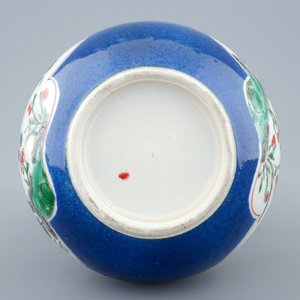 A Chinese famille verte powder blue triple gourd vase, Kangxi — 照片 2