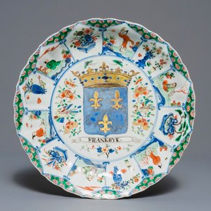 A Chinese famille verte 'Provinces' dish with the arms of France, Kangxi/Yongzheng — photo 1