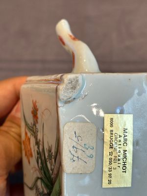 A Chinese famille verte rectangular 'lotus' teapot, Kangxi — photo 16
