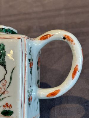 A Chinese famille verte rectangular 'lotus' teapot, Kangxi — photo 10