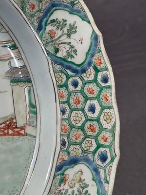 A Chinese famille verte 'river landscape' dish, artemisia leaf mark, Kangxi — 照片 9