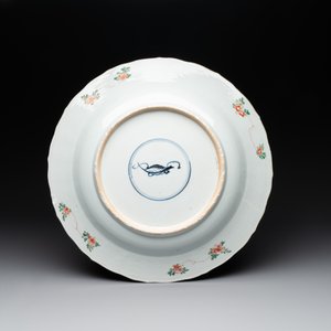 A Chinese famille verte 'river landscape' dish, artemisia leaf mark, Kangxi — 照片 2