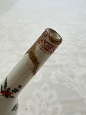 A Chinese famille verte rosewater sprinkler, a wucai jar and a Samson Paris verte-style covered ewer, 17/19th C. — photo 42