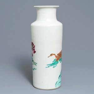 A Chinese famille verte rouleau vase with ducks, 19/20th C. — photo 3