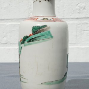 A Chinese famille verte rouleau vase with figures in a landscape, Kangxi — photo 11
