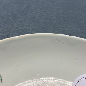 A Chinese famille verte saucer dish with a bird on a blossoming branch, Kangxi — 照片 5