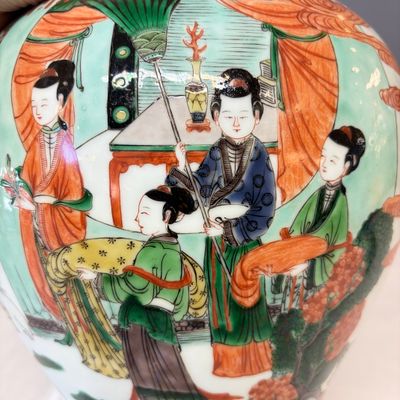 A Chinese famille verte 'Scholars and Court Ladies' baluster vase and cover — photo 6