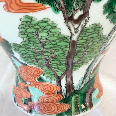 A Chinese famille verte 'Scholars and Court Ladies' baluster vase and cover — photo 9