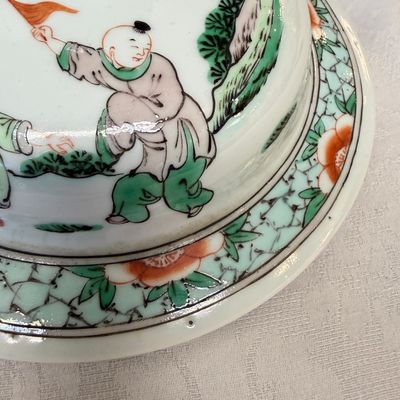 A Chinese famille verte 'Scholars and Court Ladies' baluster vase and cover — photo 19