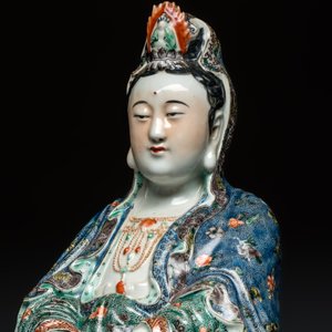 A Chinese famille verte standing Guanyin on a lotus throne — photo 2