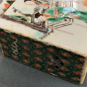A Chinese famille verte tea caddy, Kangxi — photo 17