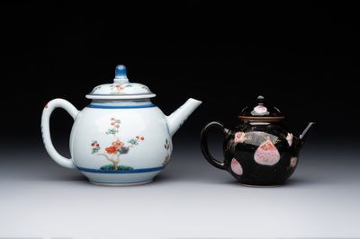A Chinese famille verte teapot and a famille rose black-ground teapot, Kangxi/Yongzheng