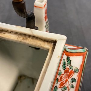 A Chinese famille verte teapot and cover, Kangxi — 照片 11