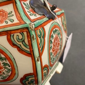A Chinese famille verte teapot and cover, Kangxi — 照片 18