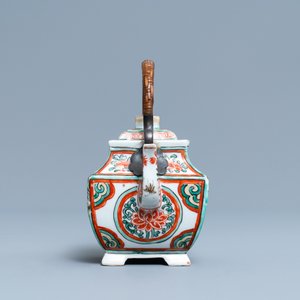 A Chinese famille verte teapot and cover, Kangxi — 照片 3