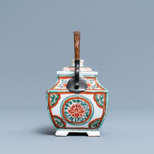 A Chinese famille verte teapot and cover, Kangxi — 照片 5