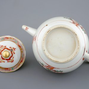 A Chinese famille verte teapot and cover, Kangxi — 照片 5