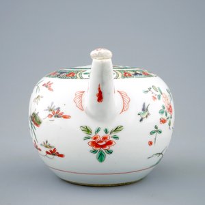 A Chinese famille verte teapot and cover, Kangxi — 照片 3