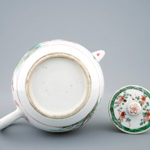 A Chinese famille verte teapot and cover, Kangxi — 照片 7